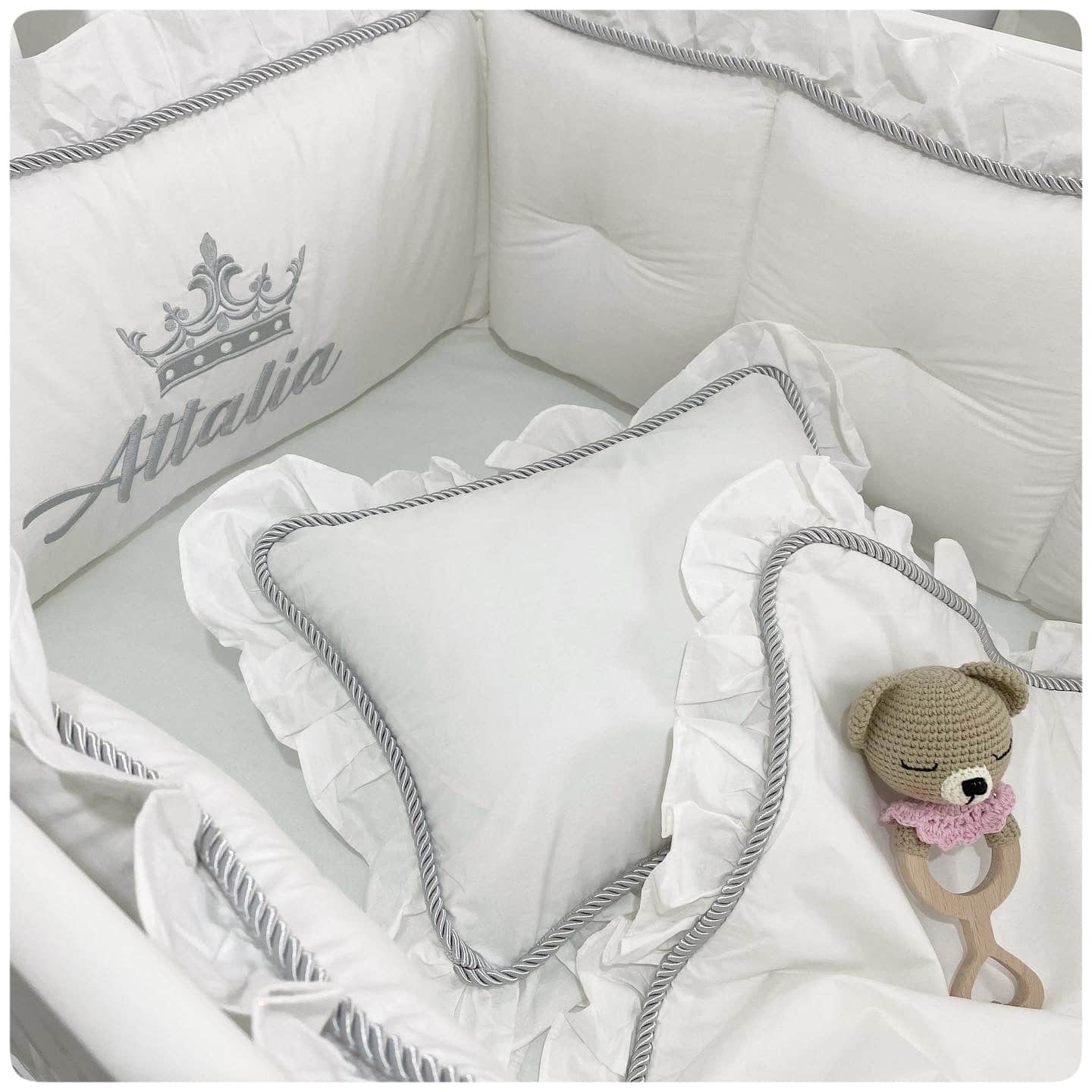 סט מצעים חבל כסוף עם רקמה במגן – תמונה 2