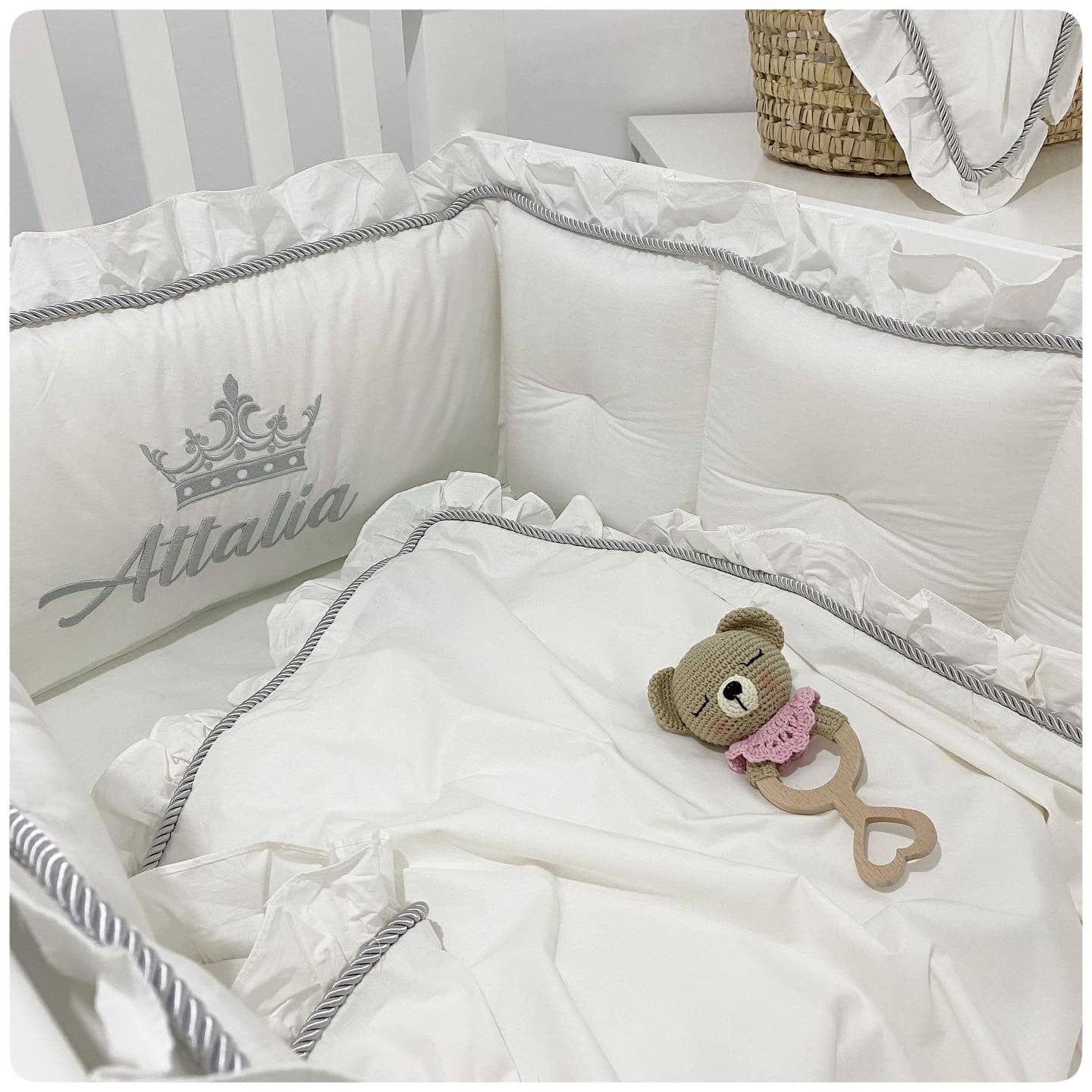 סט מצעים חבל כסוף עם רקמה במגן – תמונה 3