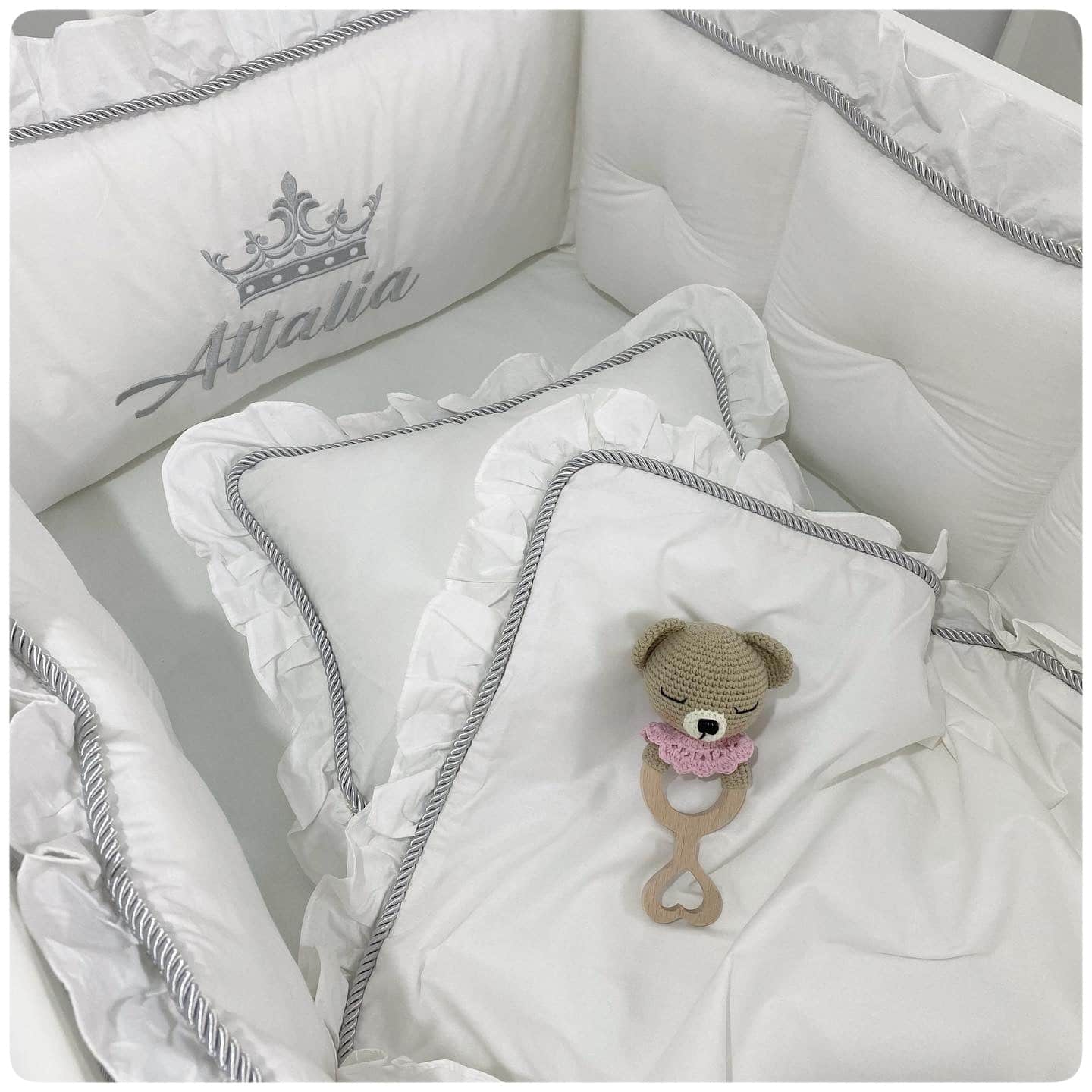 סט מצעים חבל כסוף עם רקמה במגן – תמונה 6