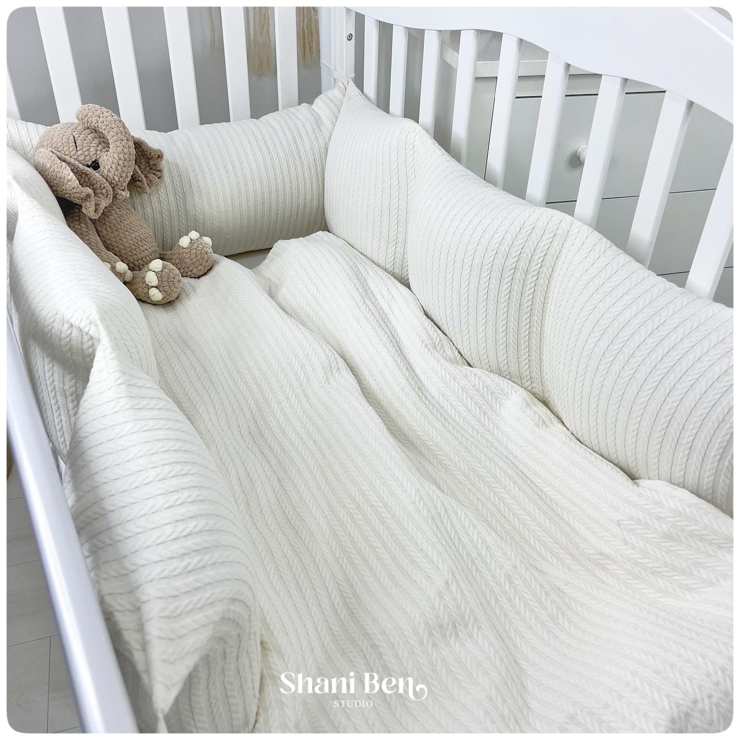 מגן ראש למיטת תינוק